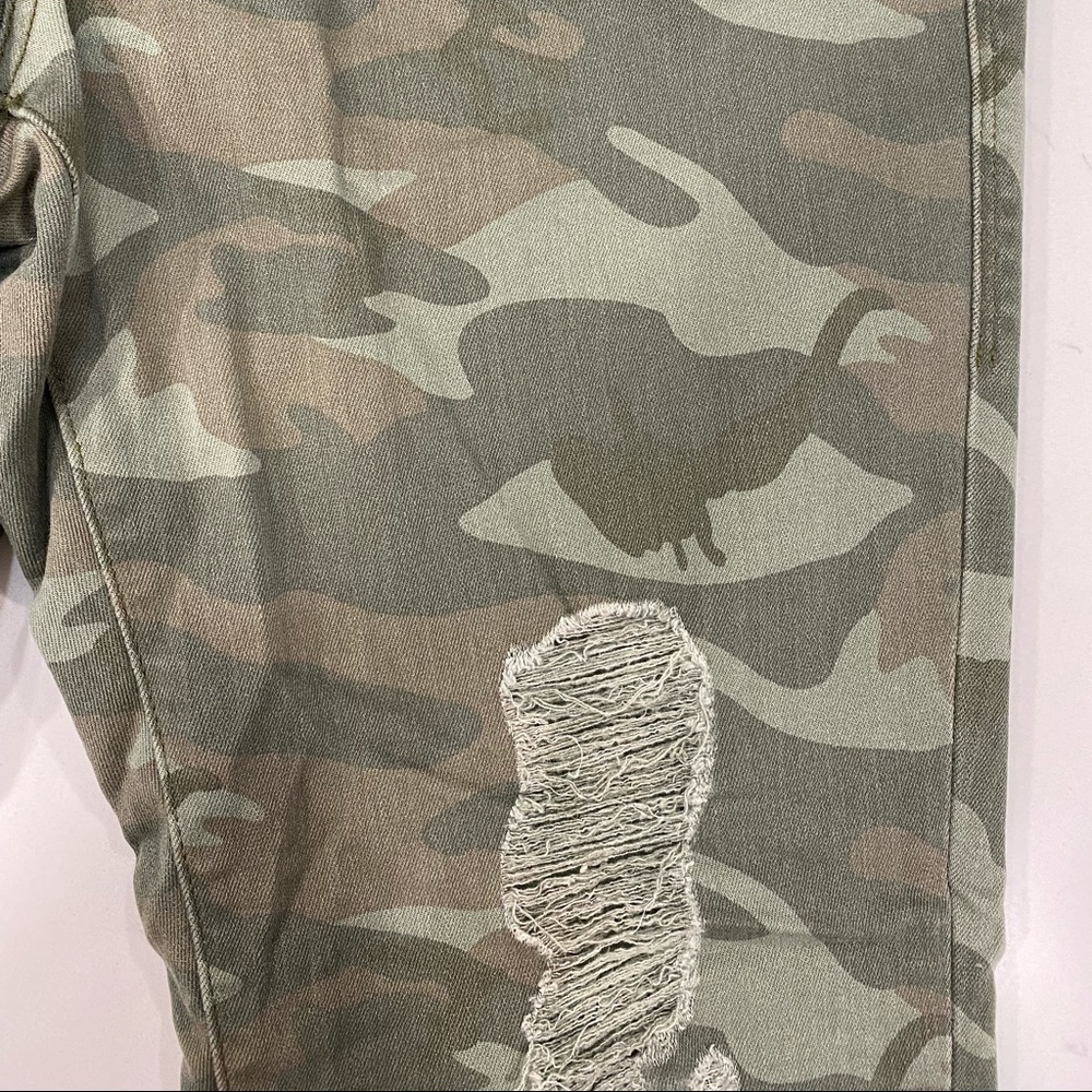 Camo Green Women's Jeans - Picture 8 of 14